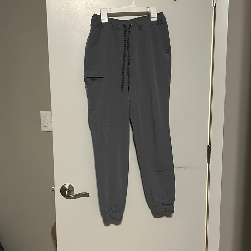 Jaanuu grey scrub pants